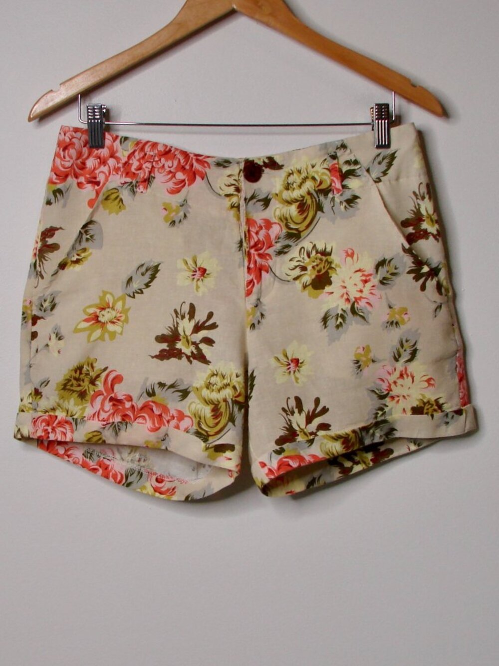 Marina Luna Floral Linen Blend Shorts Dressy Flowy Cuffed Beige Orange Pink 8